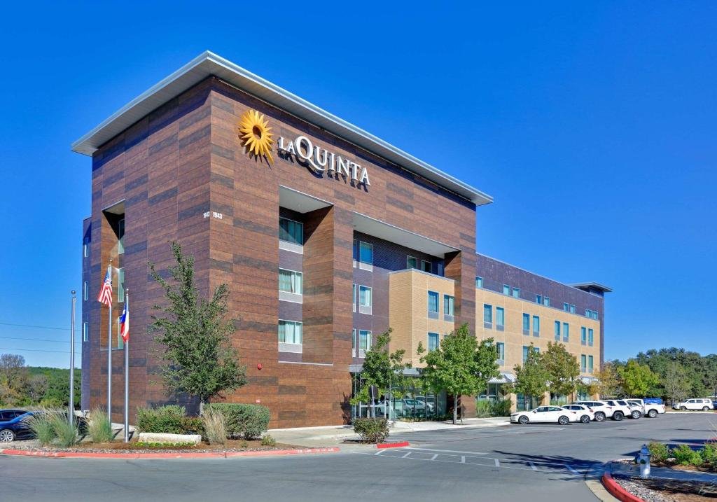 Hotels in Johnson City near Pedernales Falls